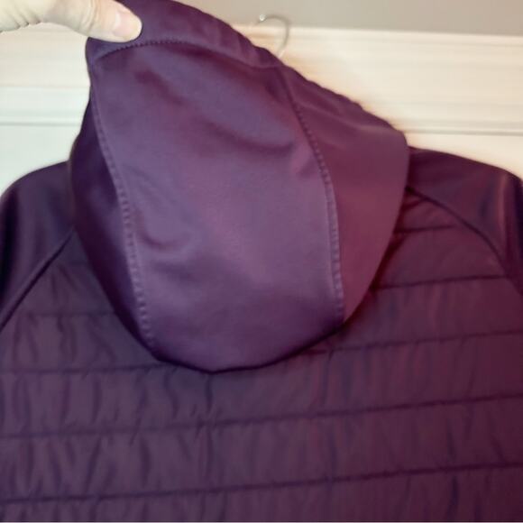 Under Armour UA Storm Plum Lightweight Quilted Hooded Jacket Zip Active Large - Picture 5 of 12